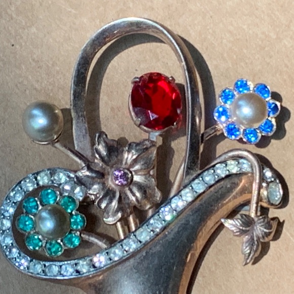 Vintage 1940s Sterling Basket of Flowers Brooch - Picture 3 of 6